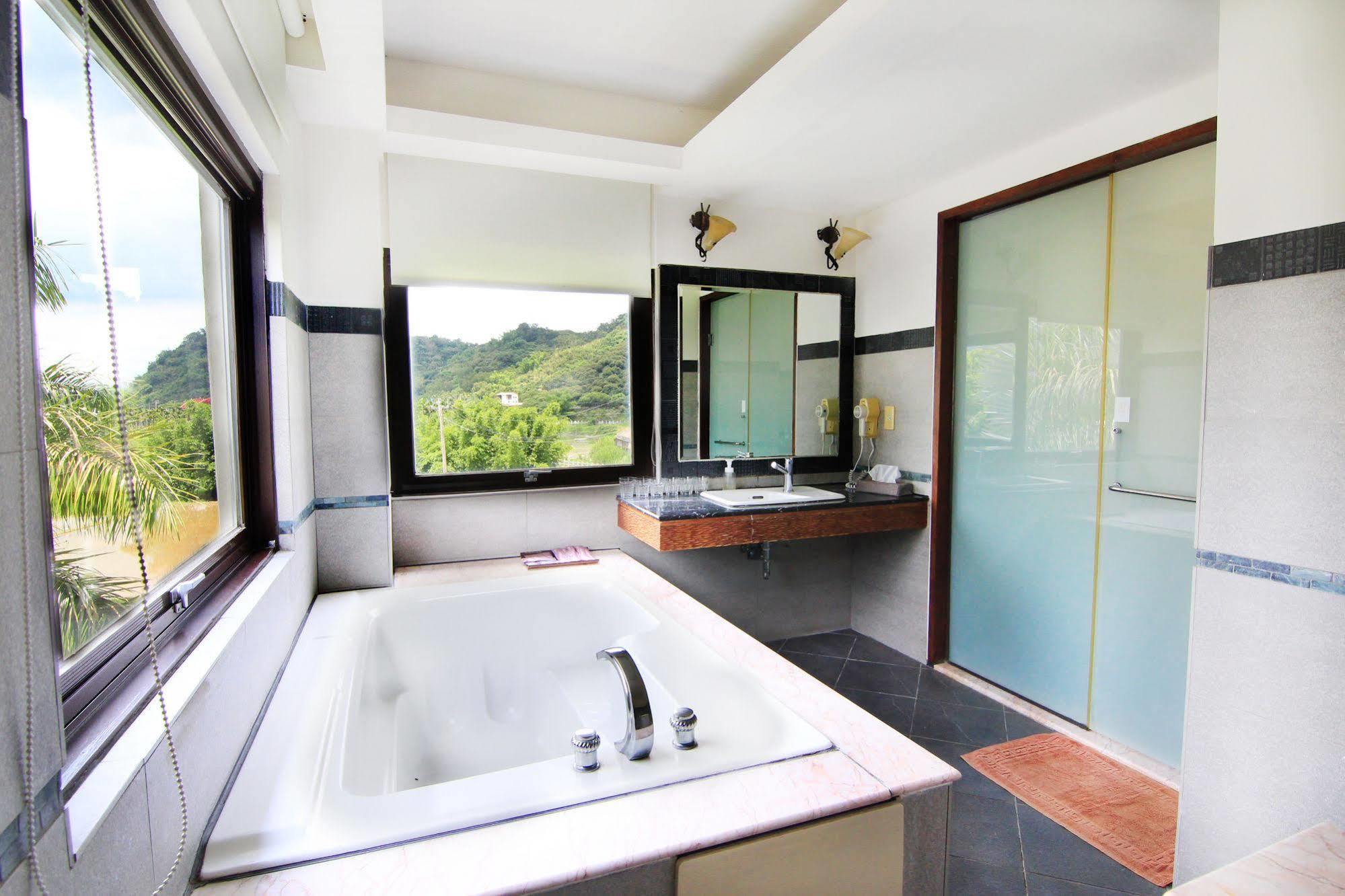 Palm Villa Guesthouse Nantou Екстериор снимка