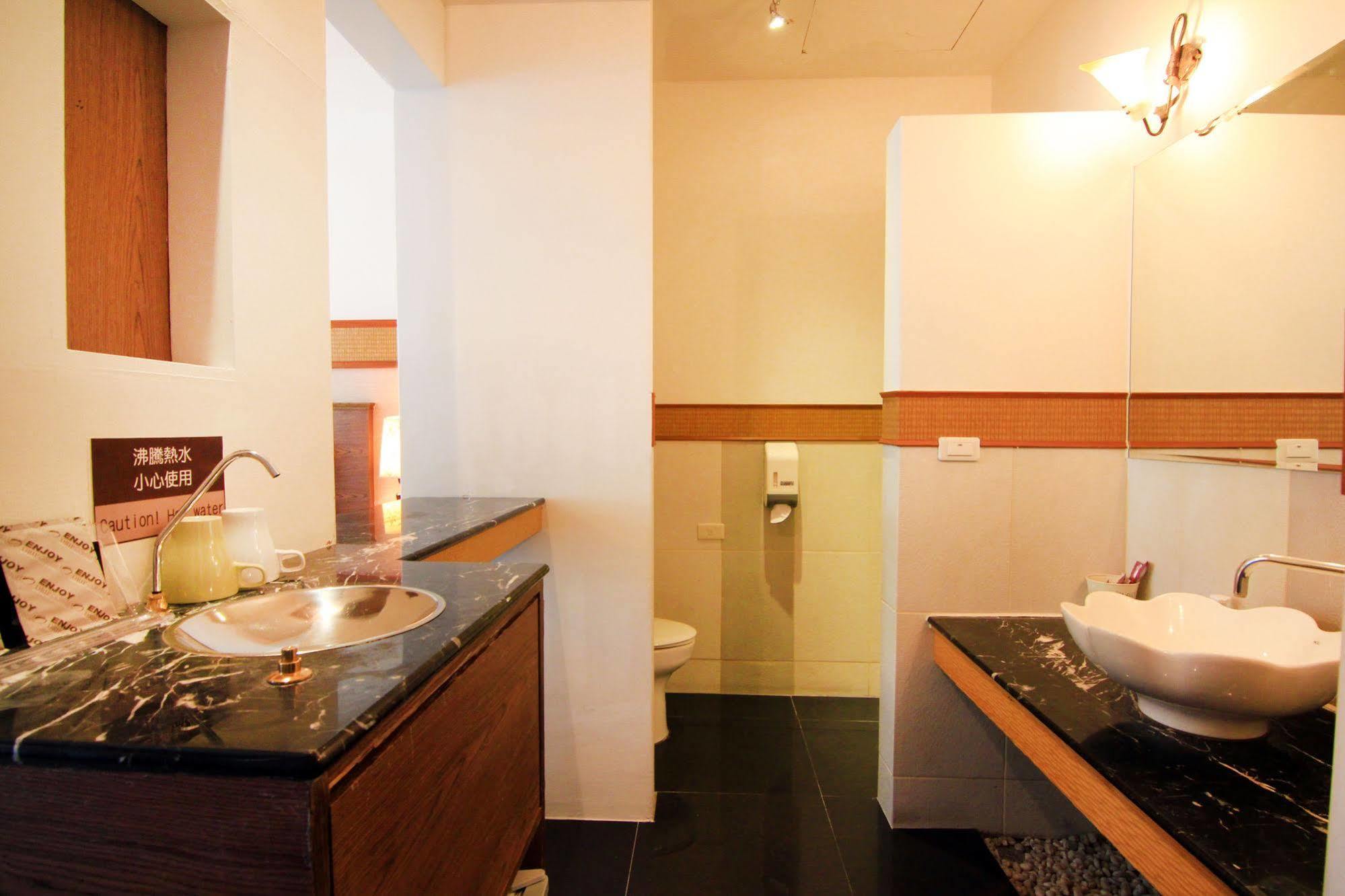 Palm Villa Guesthouse Nantou Екстериор снимка