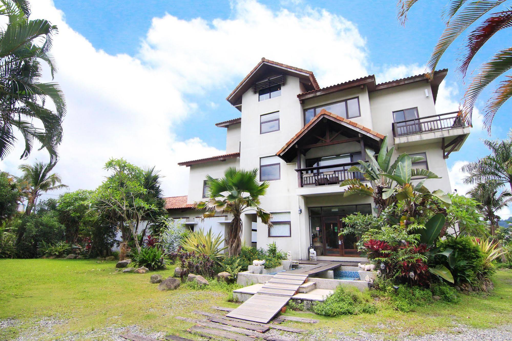 Palm Villa Guesthouse Nantou Екстериор снимка